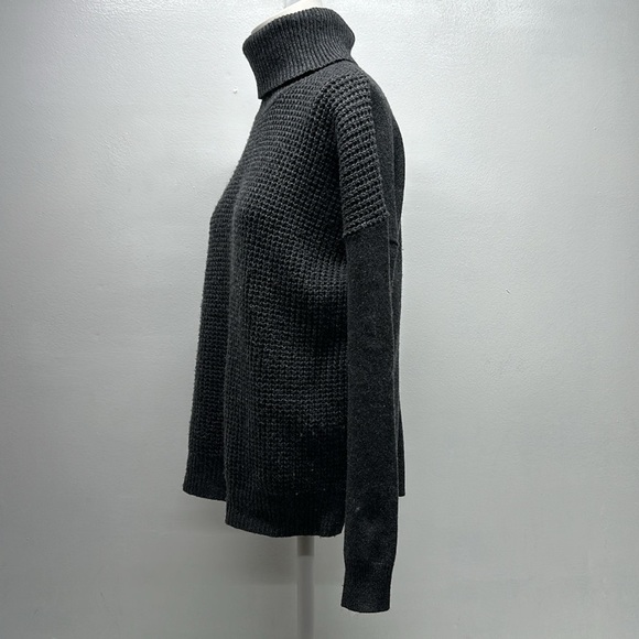 Theory Aldanta 100% Cashmere Sweater Turtleneck Waffle Knit Ribbed Gray S Small - Picture 7 of 10